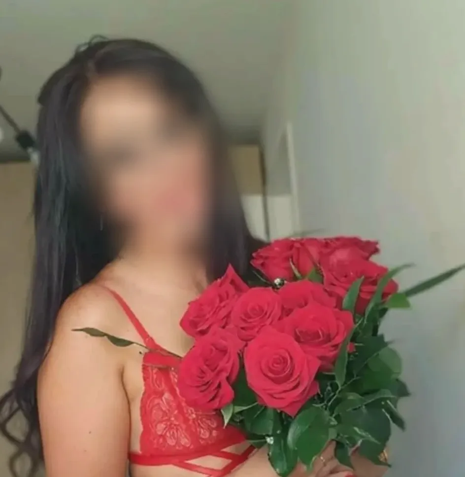 Julia, 31