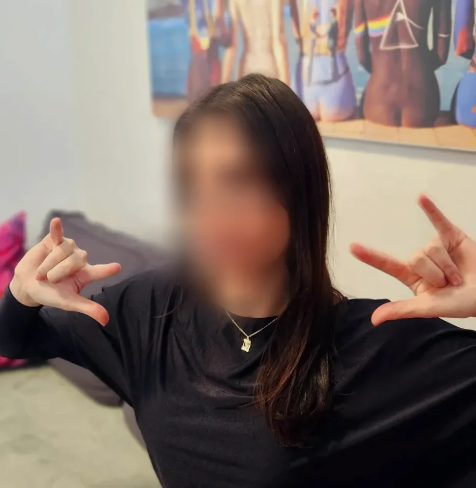 Larissa, 27