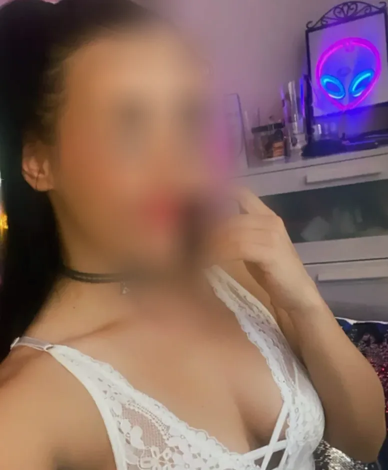 Lotta, 21