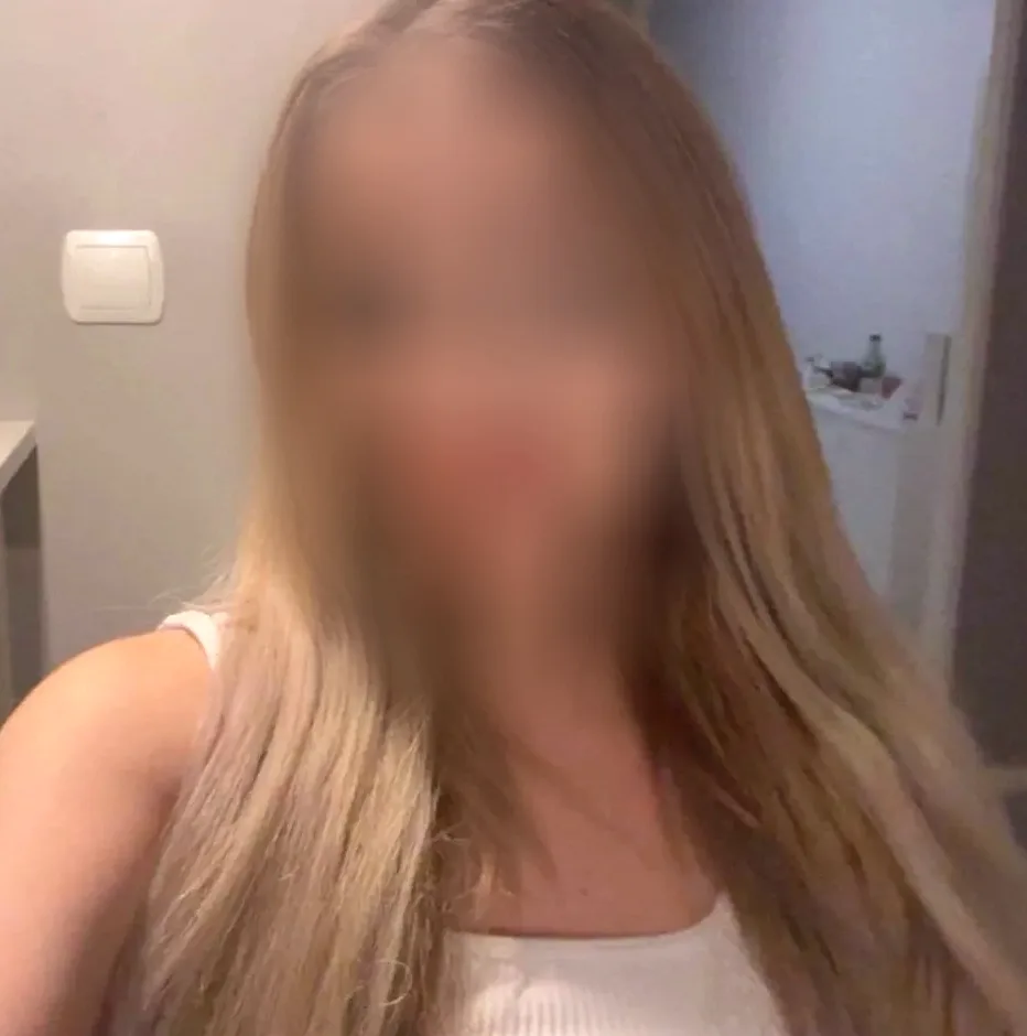 Paula, 24