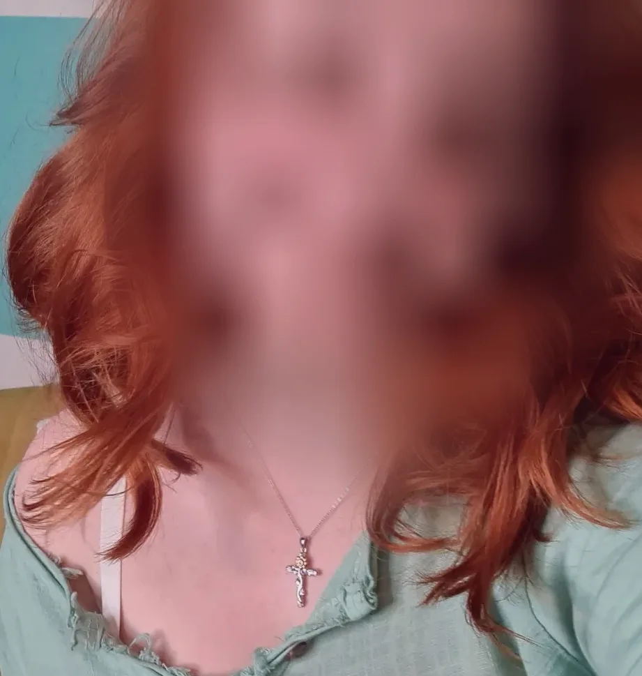 Rebecca, 23